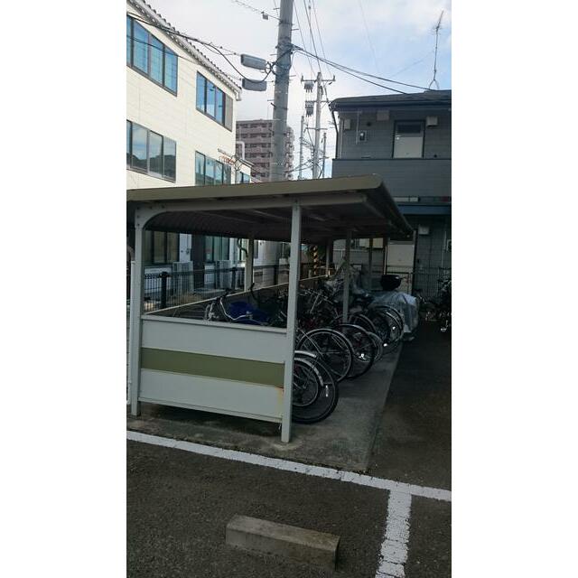 エルスタンザ河原町 駐輪場