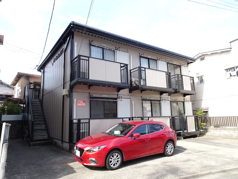 ナインジュリアン 駐車場