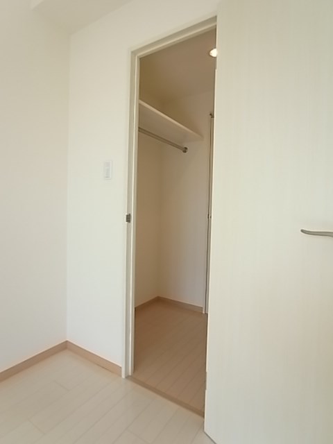 ヴィアーレ北目町 収納