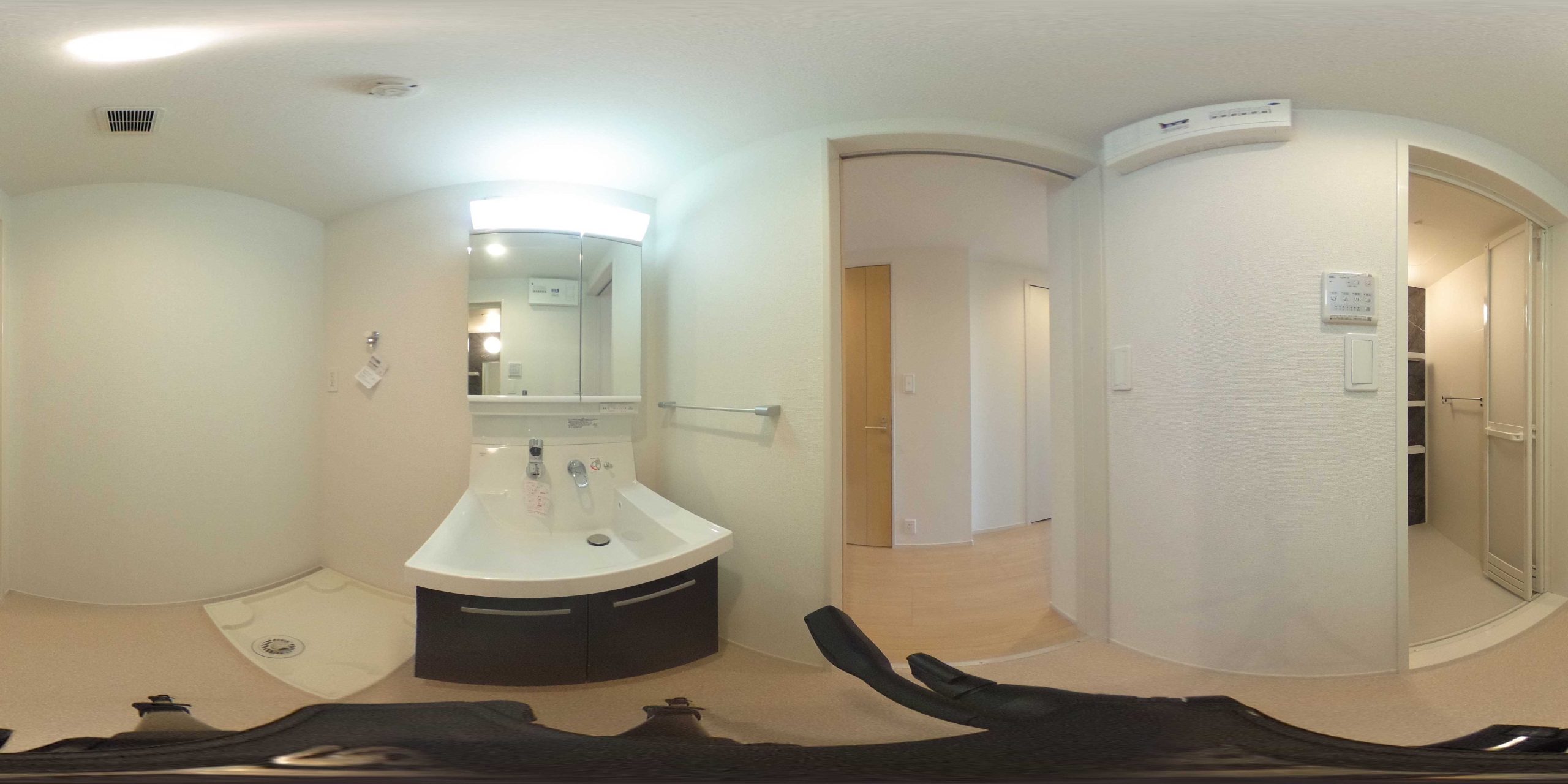 ※写真は他のお部屋になります。
