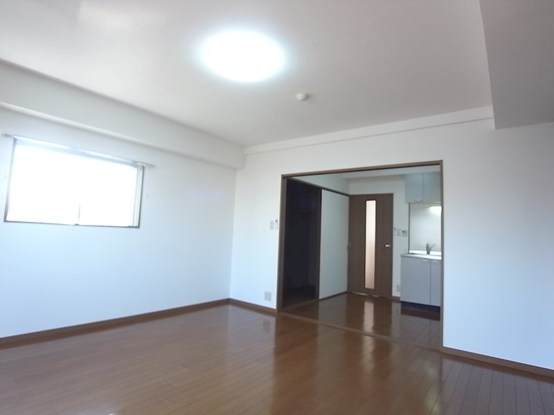 トロワフレール ※角部屋タイプのお部屋です。