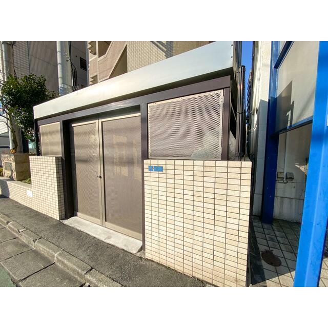 リビングステージ木町通 ゴミステーション　曜日は決まってますが、２４時間ゴミ出し可能です。